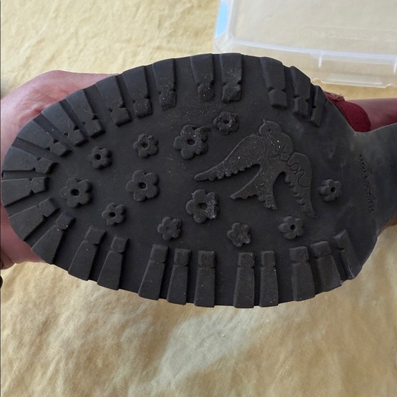 Kenneth Cole Reaction Burgundy Mary Jane Heels 7.5 - Picture 9 of 9